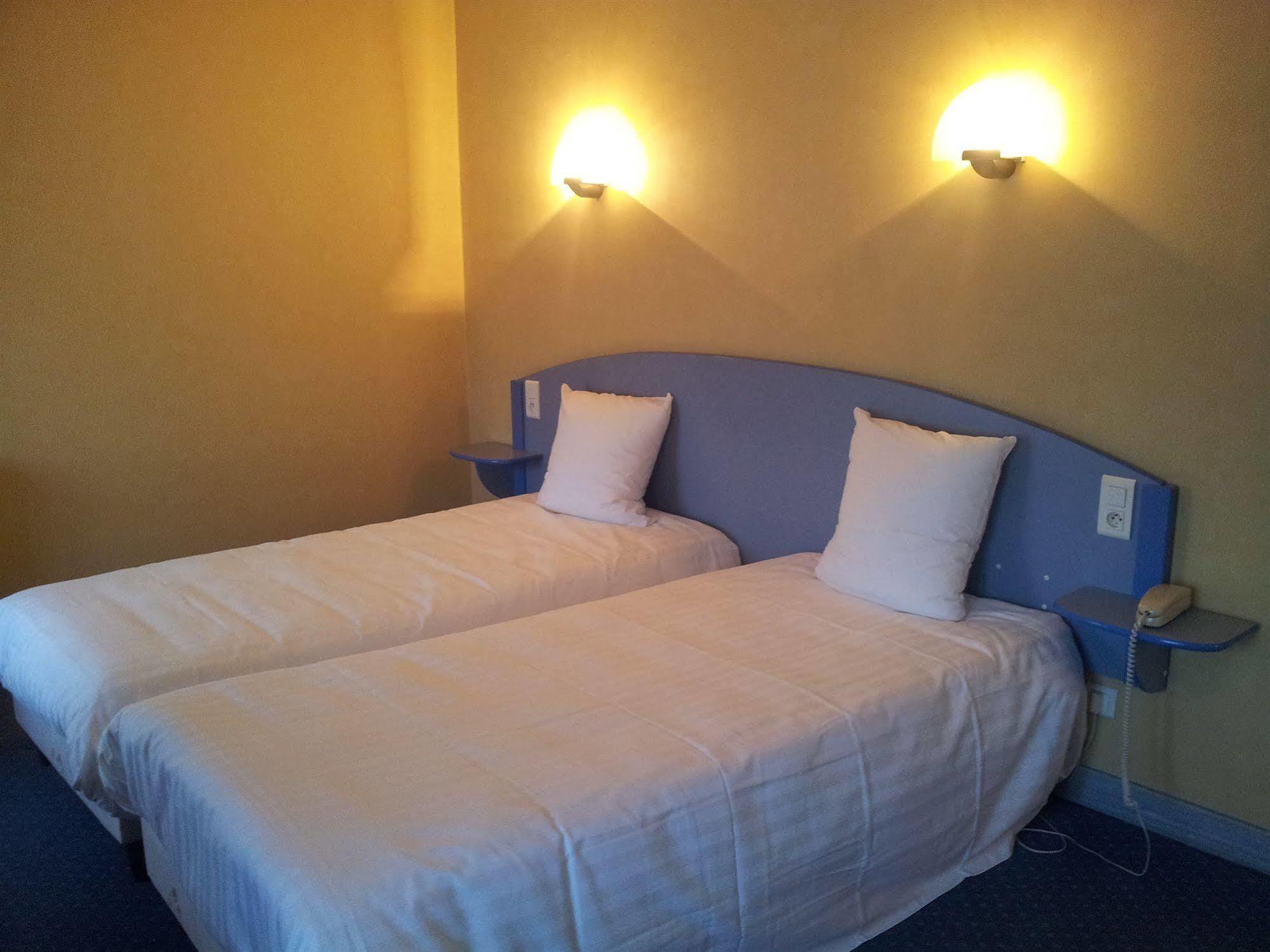 Hotel Le Chapon Fin Moissac Exterior foto