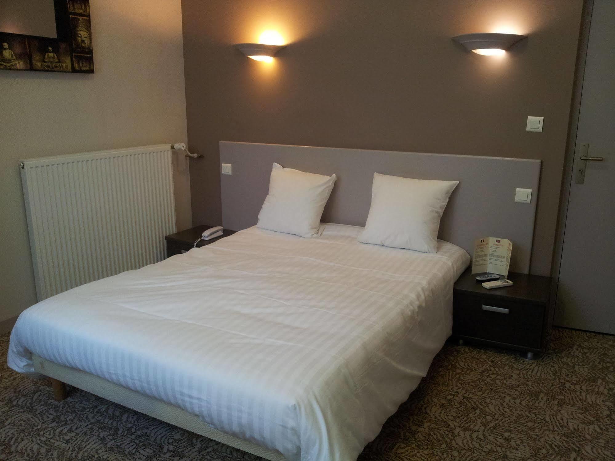 Hotel Le Chapon Fin Moissac Exterior foto