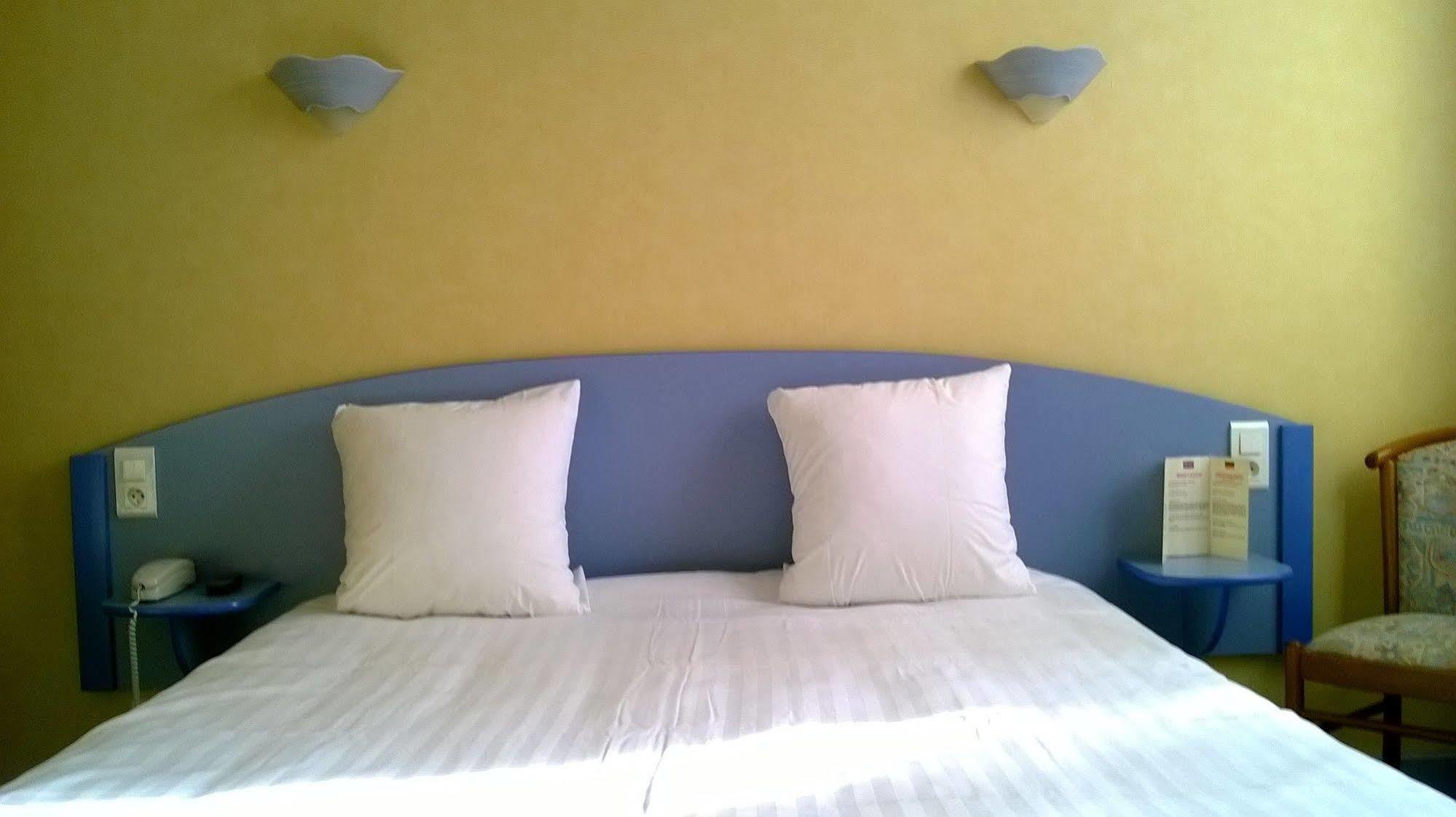 Hotel Le Chapon Fin Moissac Exterior foto